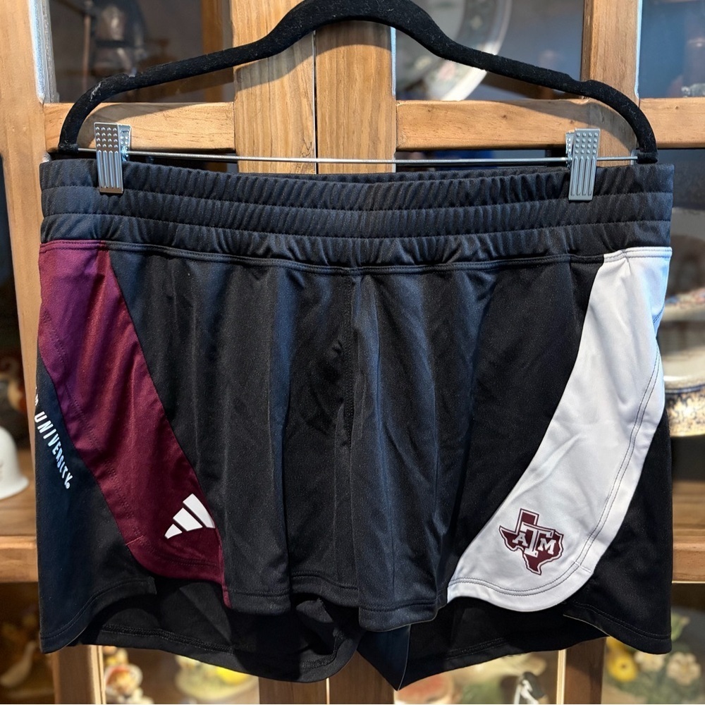 Adidas for Designed Training Woven NCAA Texas A&M University Athletic Shorts NWT - Picture 3 of 9